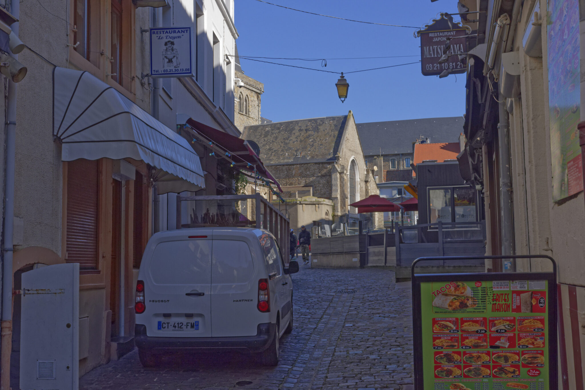 Boulogne : Rue du Doyen (un dimanche)